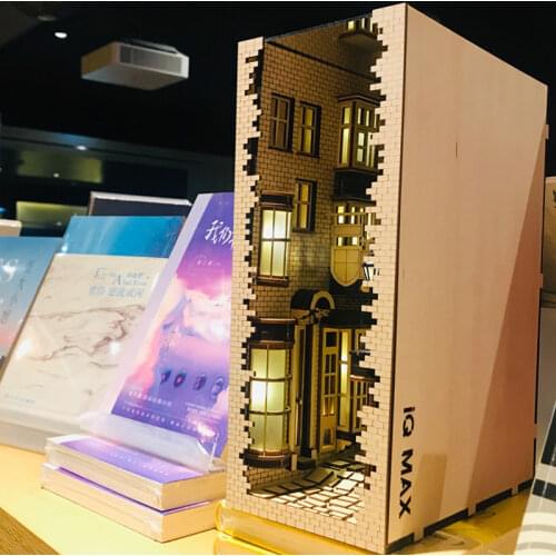 Wooden Book Nook Kit Bookend Stand Bookshelf Insert DIY Bookshelf Decor Model Building Kit Luxury Decorative Books Ornaments