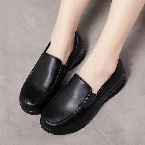 2020 New Walking Women Work Shoes White Comfortable Soft Flat Cushion Anti-slip Hospital Chunky Sneaker Female Waterproof Shoes