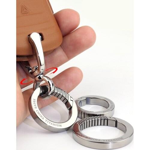 Titanium Men Women Car Keychain Rotatable Buckle Luxury Key Chain Ultra Lightweight EDC Key Ring Holder Upscal Gift for Couples