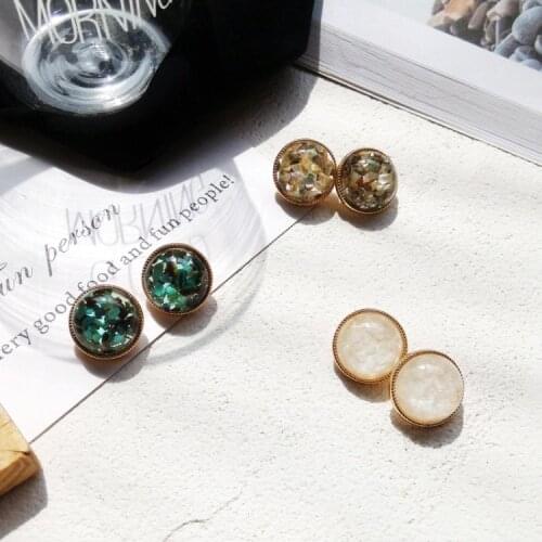 New Arrival Korean Fashion Fake Stud Earrings for Women Beautiful Resin Shell Geometry Heart Gold Color No Hole Earring Gift