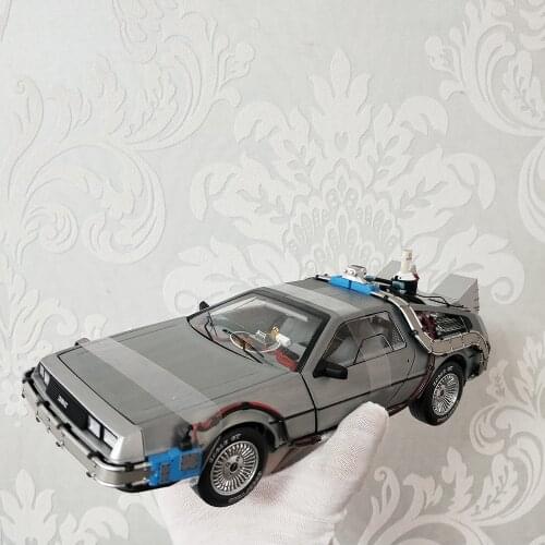 Diecast Alloy DeLorean DMC-12 Vehicle 1:18 Part 3 Time Machine Car Model Back To The Future Resin Doll Toy Scene Accessory Show