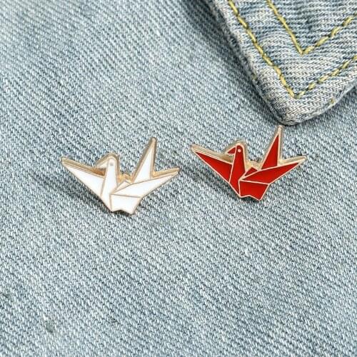 Ins Tide Creative Student Cute Cartoon Paper Crane Animal Brooch Fashion all-match Backpack Shirt Badge Clothing Accessories