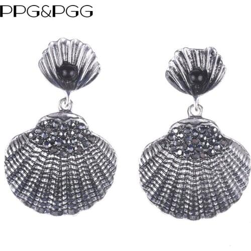 PPG&PGG Vintage Silver Color Trend Metal Shell Dangle Drop Earrings Fashion Simulated Pearl Statement Earrings for Women Jewelry