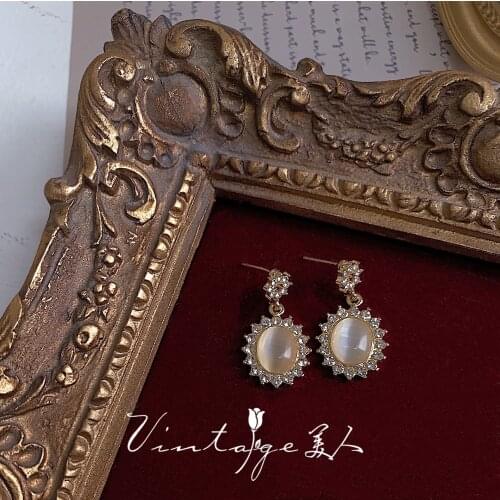 2021 French personality fashion palace elegant gentle exquisite diamond sparkling oval opal earrings