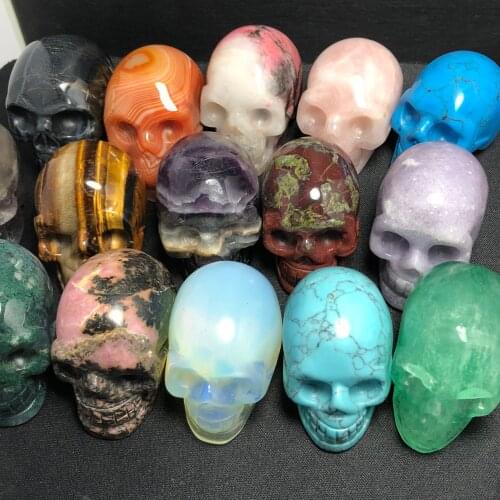 1Pcs Handmade Natural stone Crystal Carved Skull statue Realistic Feng shui healing ability of the Stone Home Ornament