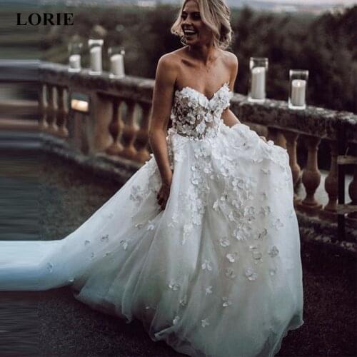 LORIE Boho Wedding Dress 2020 Appliqued With 3D Flowers Tiered Tulle Skirt A-Line Beach Bride Dress White vestido de noiva