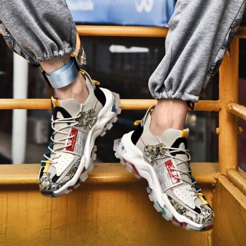 Classic Men Mesh Running Shoes Breathable Sneakers Graffiti Chunky Jogging Shoes Trendy Antiskid Damping Sports Shoes Zapatillas