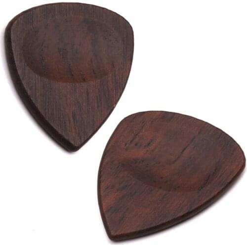 2pcs Wood Guitar Picks Plectrum for Acoustic Guitar Ukulele Black Walnut Wood for Guitar Accessories