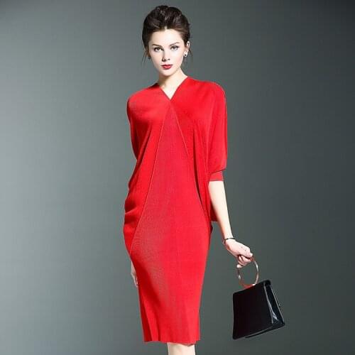 New summer and autumn womens beauty fashion OL commuter V-neck temperament large size bat sleeve pleated mid-length Dresses