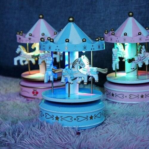 Merry Trojan seven lantern Music Box Creative Trojan voice box to send girlfriends couple glowing music birthday present