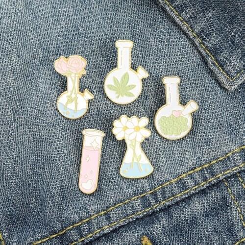 Plant Lover Lab Enamel Pins Flask Test Tube Brooch Lapel Pin Badge Shirt Cartoon Scientist Jewelry Gift for Kid Friend Wholesale