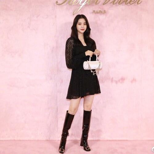 Fadan Ms Ouyang Nanas new womens V-neck cut-out waist pleated long sleeve dress in autumn and winter 2020