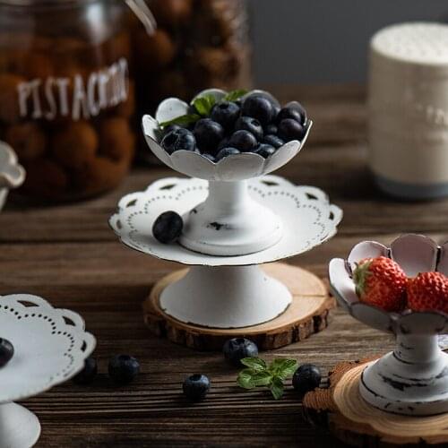 European Wrought Iron Retro Plate Antique Cake Fruit Plate Dish Vintage Tray Home Party Wedding Decor Photography Props White