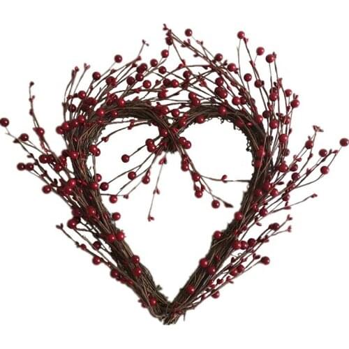 40cm Artificial Red Fruit Pip Berries Heart Shaped Wreath Hot Selling Decorative Christmas Rattan Door Wreath