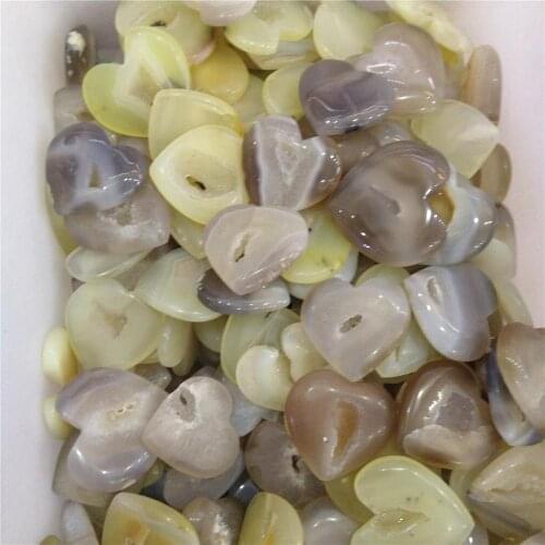 1-100pcs Natural agate Quartz Heart Love Carved Palm Worry crystal Stone heart Chakra Reiki Balancing Color random transmission