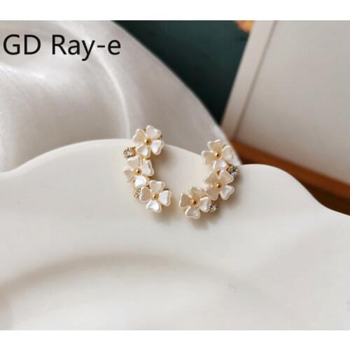 Simple Curved Flowers Ear Studs Womens Small and Feminine Earrings 244