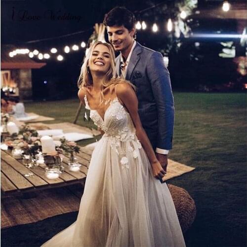 V Neck Wedding Dresses 2021 White Light Tulle 3D Floral Appliques Open Back A Line Backless Bridal Gowns Vestido De Noiva