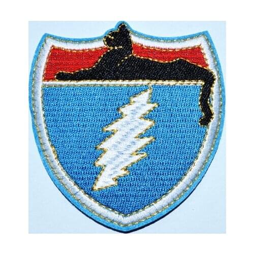 Black Leopard White flash Iron On patch Shirt Hat Jean Applique (Size is about 7 * 7.3 cm)