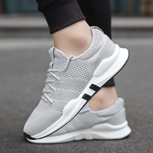 Summer Brand Fashion Men Casual Shoes Lightweight Breathable Sneakers Lace Up Gray White Black Red Tenis Man Shoes