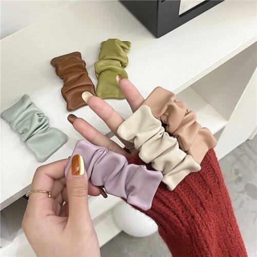 2021 Latest Arrival New Hair Accessories Sweet Color Design PU Leather Hair Clip Corrugated Fabric Covered BB Hair Clips Pins