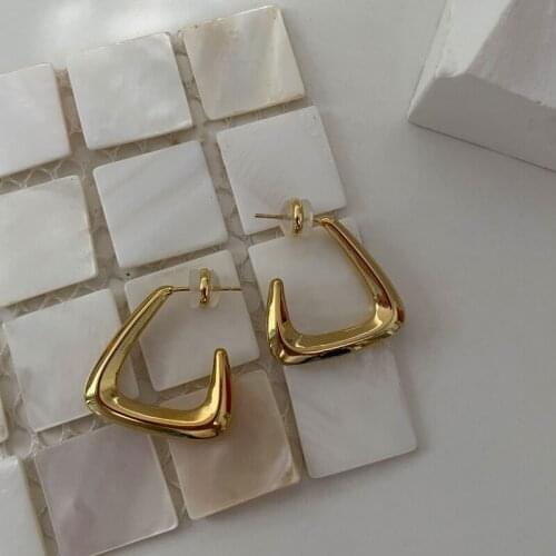 Lainimni Stud Earrings