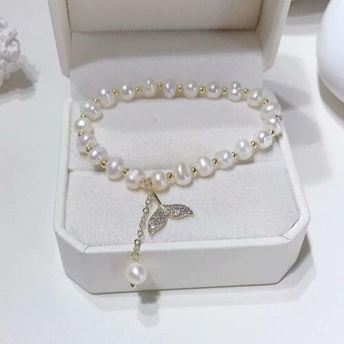 New Sight Golden Bracelets