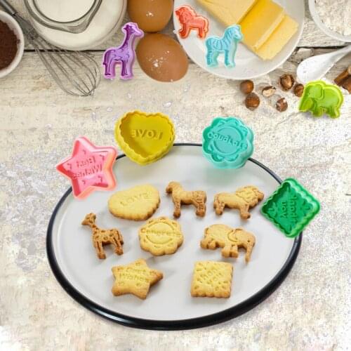 4Pcs/Set Food Grade Plastic Cookie Mold Cute Cartoon Shaped Biscuit Cutter DIY Baking Tools Fondant Cake Tools Random Color