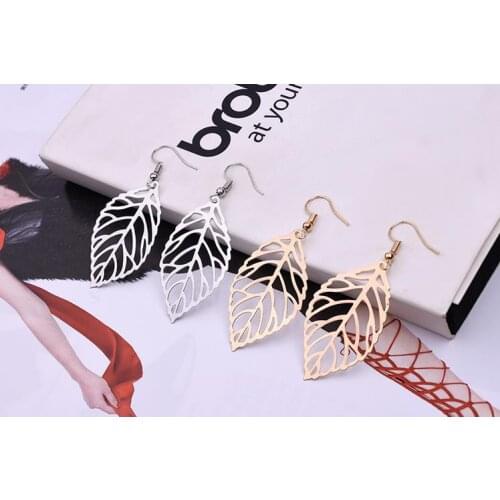 European and American Popular New Style Leaf Pendant Earrings Long Female Fashion Temperament Retro Simple Earrings Wholesale