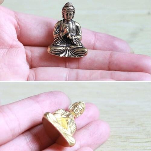 Small Brass Buddha Figurines Sitting Buddhas Statue Desktop Decorative Ornament for Journey Worship Feng Shui Antique Home Decor