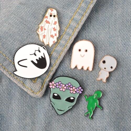 Ghost Alien Enamel Pin Cute Boo Monster Wreath Alien Baby Brooch Denim Jean Shirt Cartoon Badge Bag Lapel Jewelry Gift Friends