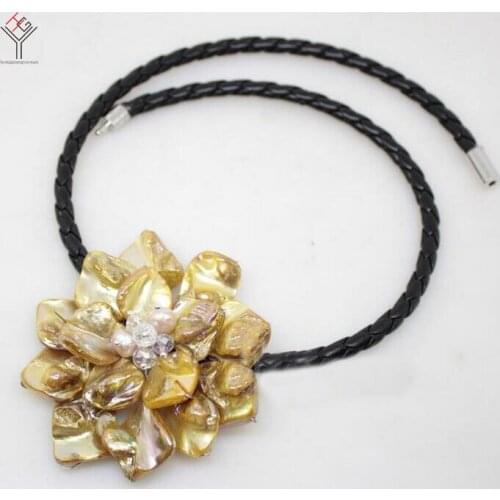 Women Classic Jewelry natural pearl crystal yellow brown A flower pendant shell mother of pearl necklace black leather 18"