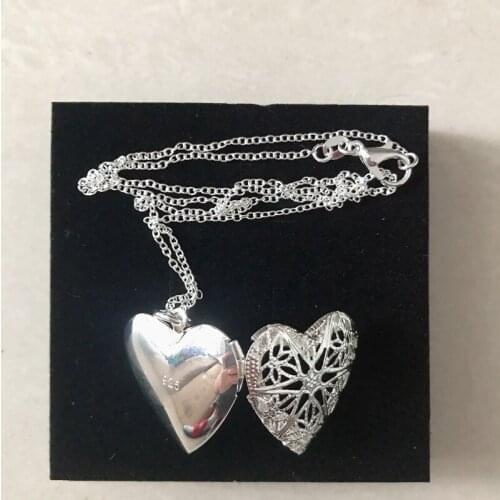 New Arrival Heart Floating Locket Pendant Necklace Women Heart Chain Necklace Gift for Love Girlfriend