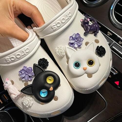 Fashion Croc Charms Designer Quality Girl Gift for Clog Decoration Black White Cat Flowers Charms for Crocs DIY Bundle All-match