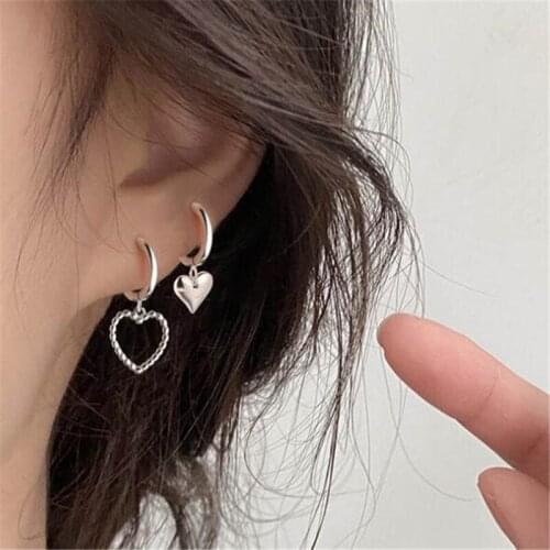 New Trendy Female Clip Earrings Asymmetric Hollow Out Heart Silver Color Earrings for Women Punk Street Lady Jewelry Accessories