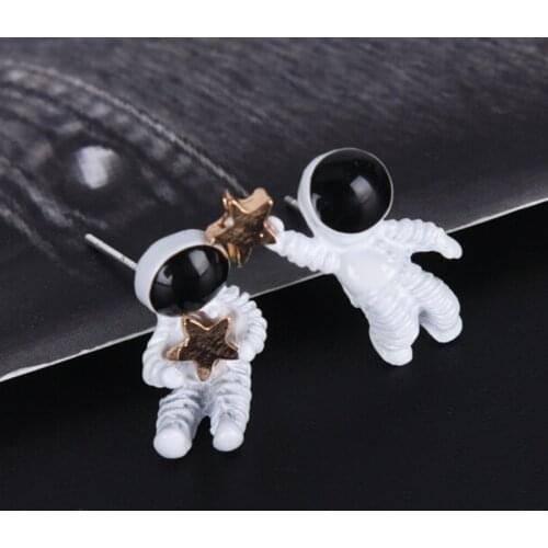 New Asymmetric Pentagram Contracted Earrings Fashion Ladies Earrings Space Astronauts Small Stud Earrings Fashion Woman Earrings