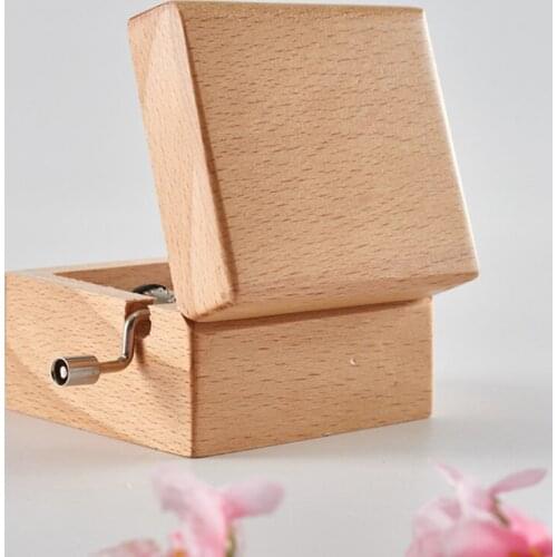 Beech Wood Music Box Hand-cranked Music Box Wooden Chinese Music Box Childrens Birthday Gift Home Desktop Decoration Bedroom