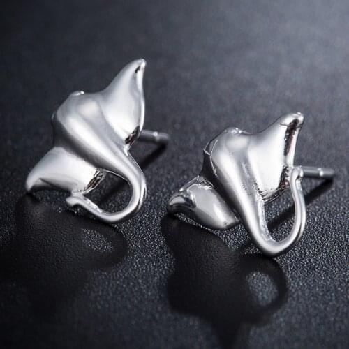 Yiustar New Fashion Three Color Animal Stingray Fish Earrings for women Brincos Ocean Ray Earrings for Gift Fish Jewelry ED237
