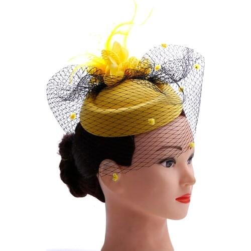 Fascinator with Feathers and Veiling ladies day Wedding Bridal Party Wedding Brides Hair accessories bride headdress