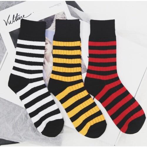 Silent Tree & Free Wind Mens Red Socks