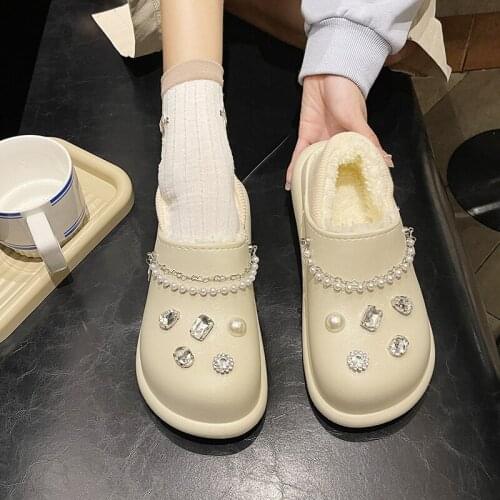 CHOWARING Women's Clogs