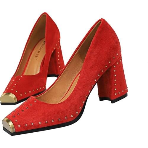 Ретро, европейские и американские модные туфли, толстые каблуки, высокие каблуки, металлические квадратные головки, заклепки