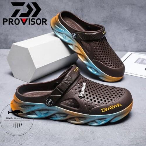 2021 Daiwa Fishing Summer Slippers Men Hollow Out Breathable Beach Flip Flops Unisex Casual Slip-on Flats Sandals Men Shoes