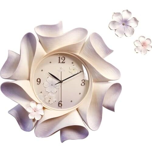 Modern Minimalist Luxury Personality Embossed European Hotel Home Silent Resin Wall Clock Crafts Mute Art Wall Chart Decoration