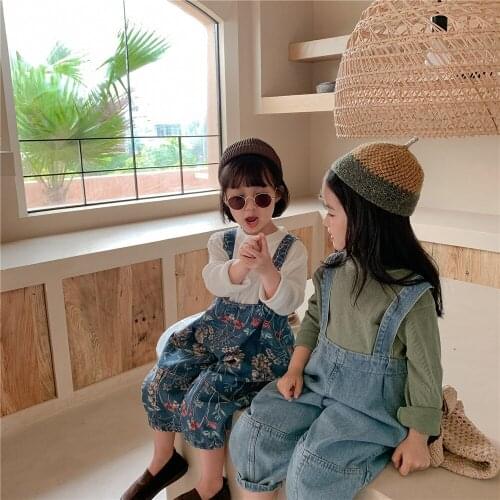 2021 Autumn New Boys and Girls Jeans Korean Childrens Overalls Childrens Casual Loose Wide-leg Pants Kids Suspender Pants 2-7Y