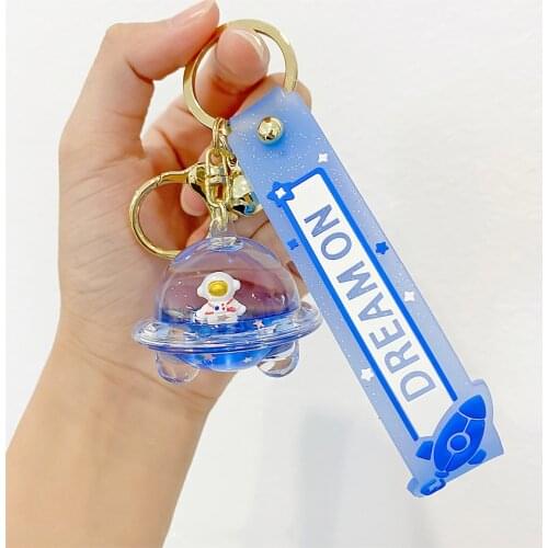 New Cute Creative Floating Spacemen Keychain Luxury Spaceship Moving Liquid Quicksand Keyring for Women Bag Pendant Mens Keyfob