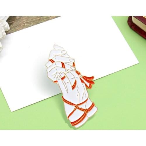 Fashion Sexy Bundled Hands Alloy Brooch Custom Artistic Behavior Enamel Pins Lapel Shirt Bag jewelry Badge For Couples Lover