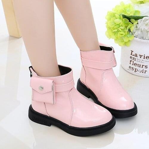 Childrens Fashion Leather Boots Girls Soft Warm Shoes Winter New Girls Small Backpack Short Boots Hot Sale Princess Shoes D952