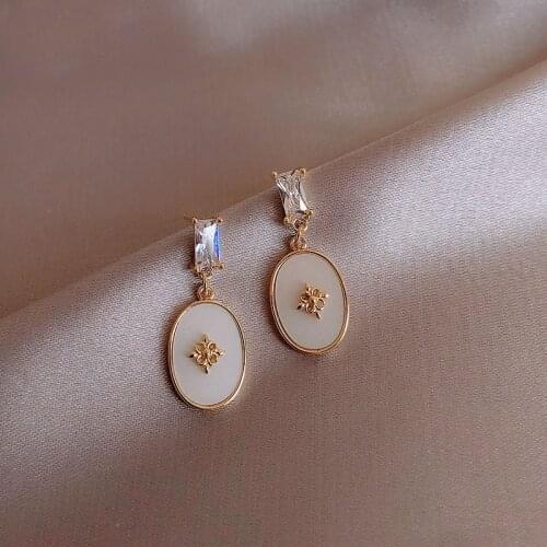 New Trend Is Delicate Small Earrings Simple Korean Temperament Elegant Dangle Drop Earrings for Women Pendant Charm Jewelry