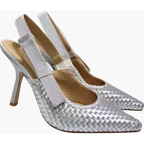 The most classic style of French chardio business womens shoes is 9.5cm high-heeled, pointed, metal leather hand woven