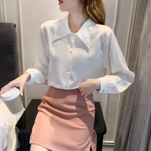 Retro pointed collar long-sleeved shirt female 2021 autumn new design sense chic short top western blouse